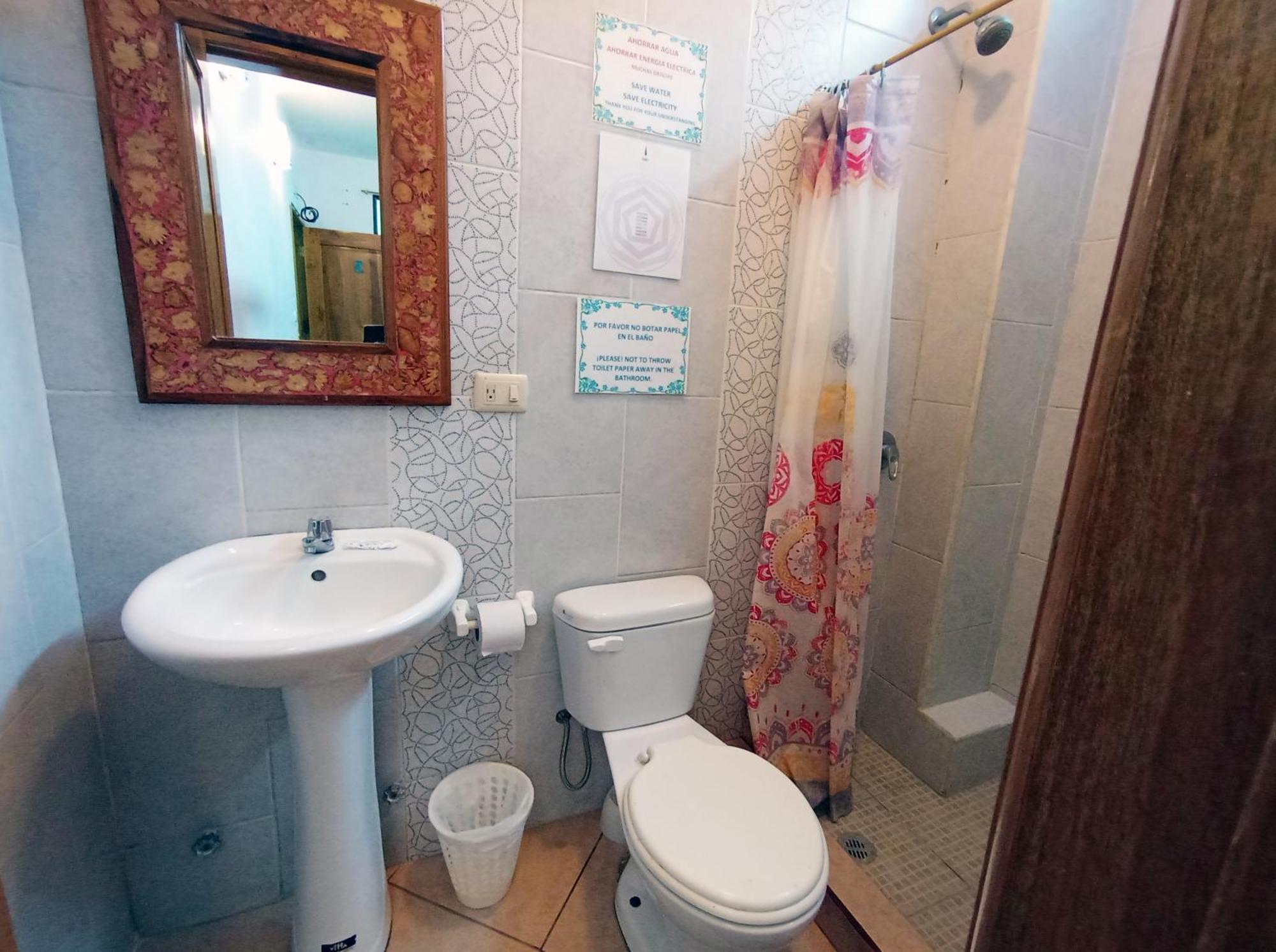 Hostal Yaku Montañita Esterno foto